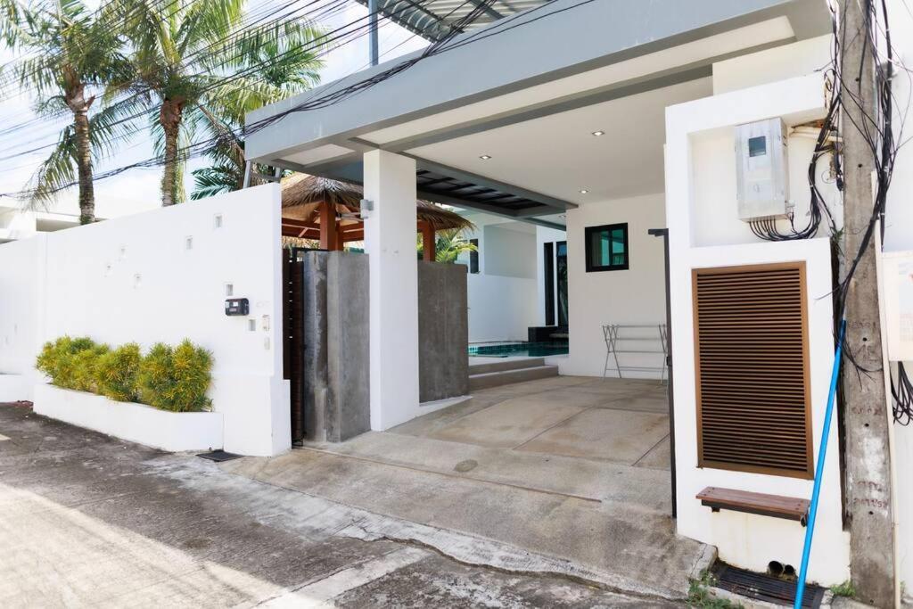 Paradise Found: 2-Bedroom Villa Bliss In Rawai Phuket Exterior photo