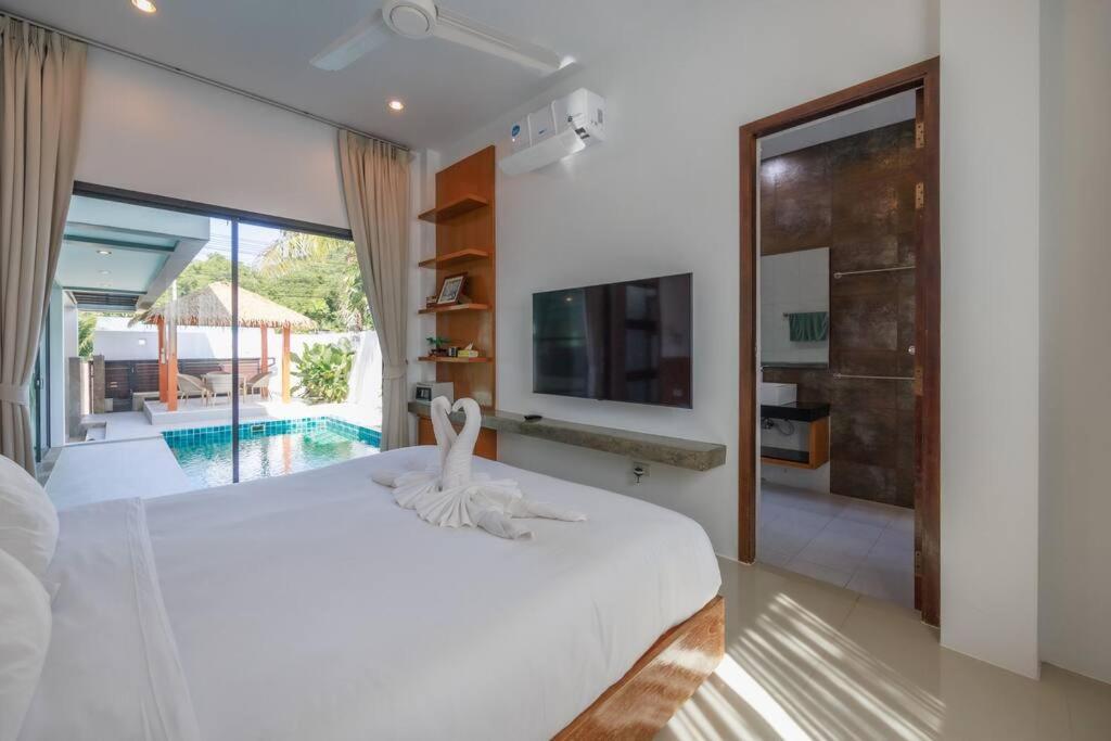 Paradise Found: 2-Bedroom Villa Bliss In Rawai Phuket Exterior photo